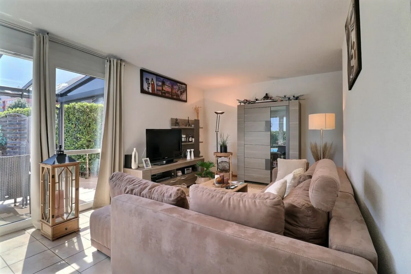 Villa 5.5 Stanze con Piscina e Vasca Idromassaggio - Foto 5 di 13