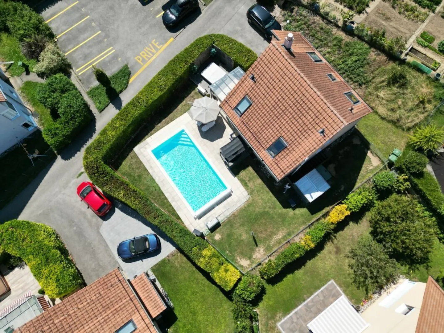 Villa 5.5 Stanze con Piscina e Vasca Idromassaggio - Foto 2 di 13