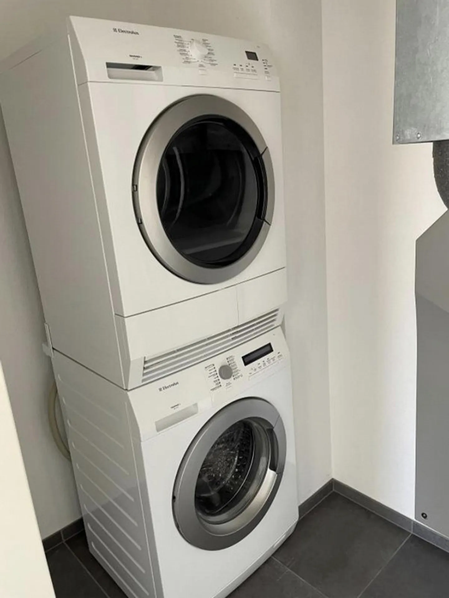 Appartement 2,5 pièces avec terrasse et part de surface gazonnée - Photo 10 sur 11