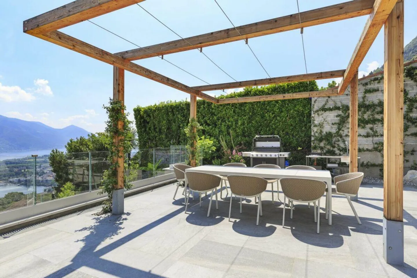 Brione sopra Minusio - Beautiful Garden Apartment with Lake View - Photo 16 of 19