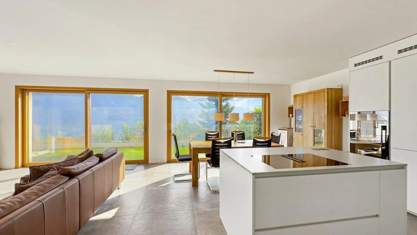 Brione sopra Minusio - Beautiful Garden Apartment with Lake View - Photo 1 of 19