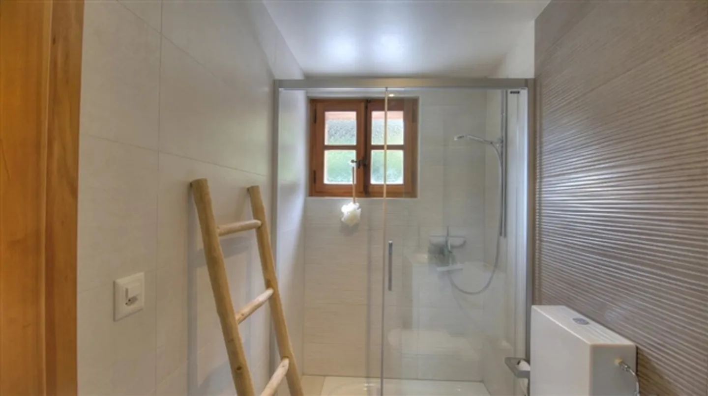 «Wunderschönes freistehendes Chalet mit 7,5 Zimmern in Choëx» - Foto 6 von 13