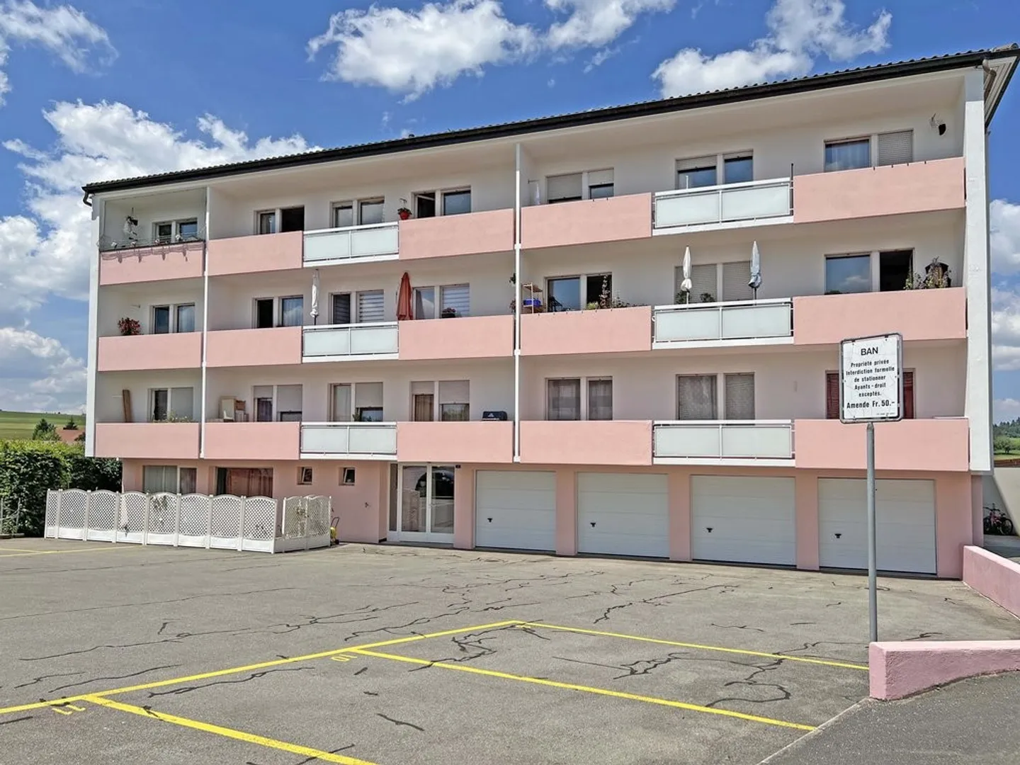 Renovierte Wohnung mit Balkonen - Foto 1 von 10