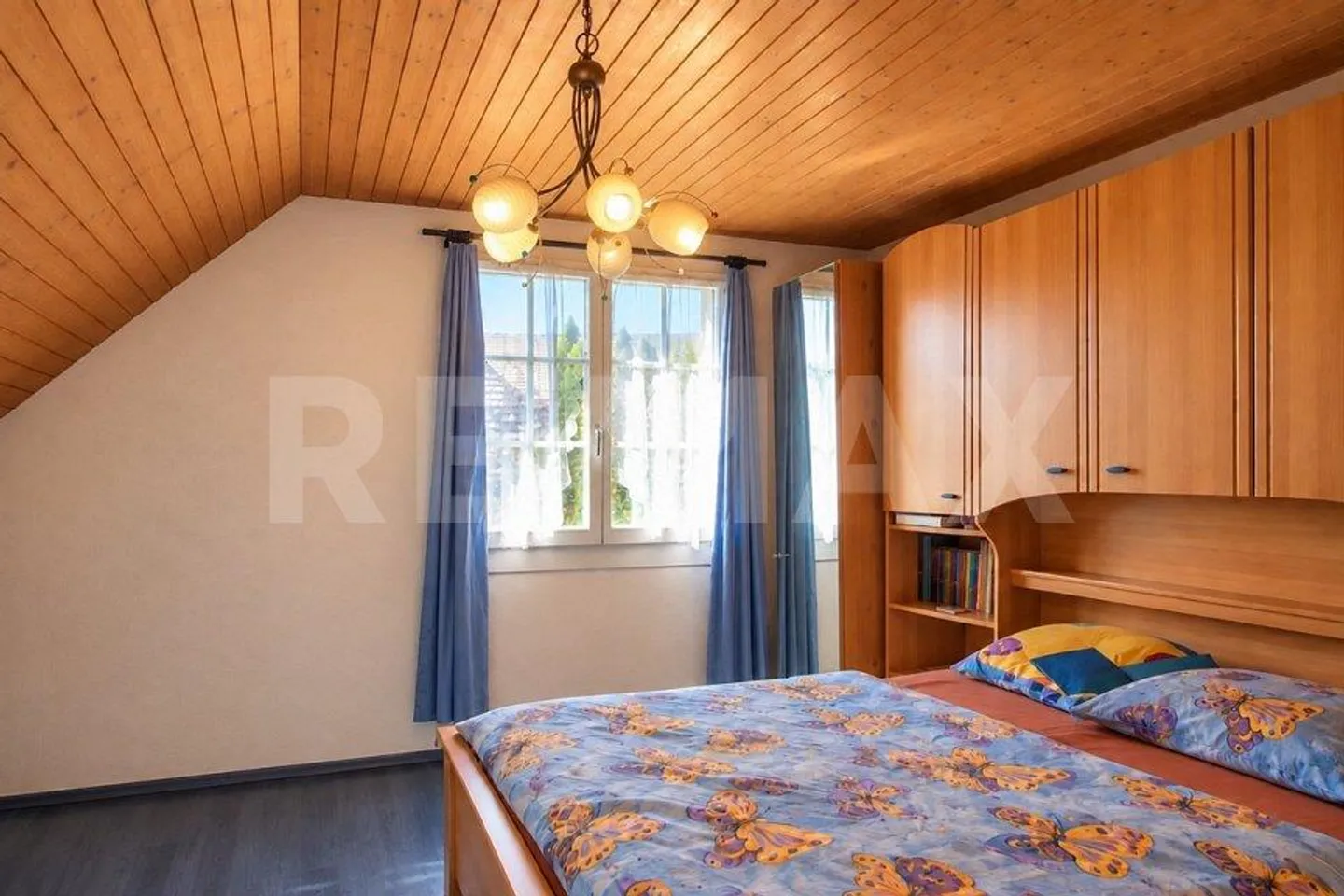 5½ Room Single-Family House with Garage, Stable and Vaulted Cellar - with... - Photo 7 of 13