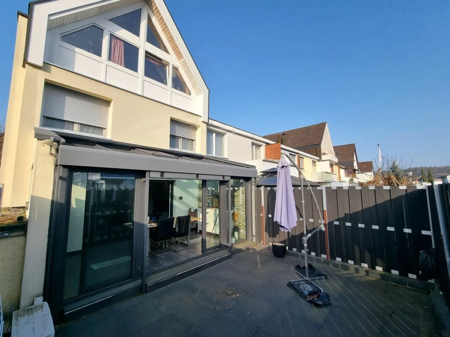 Casa angolare in posizione top! - Foto 1 di 19