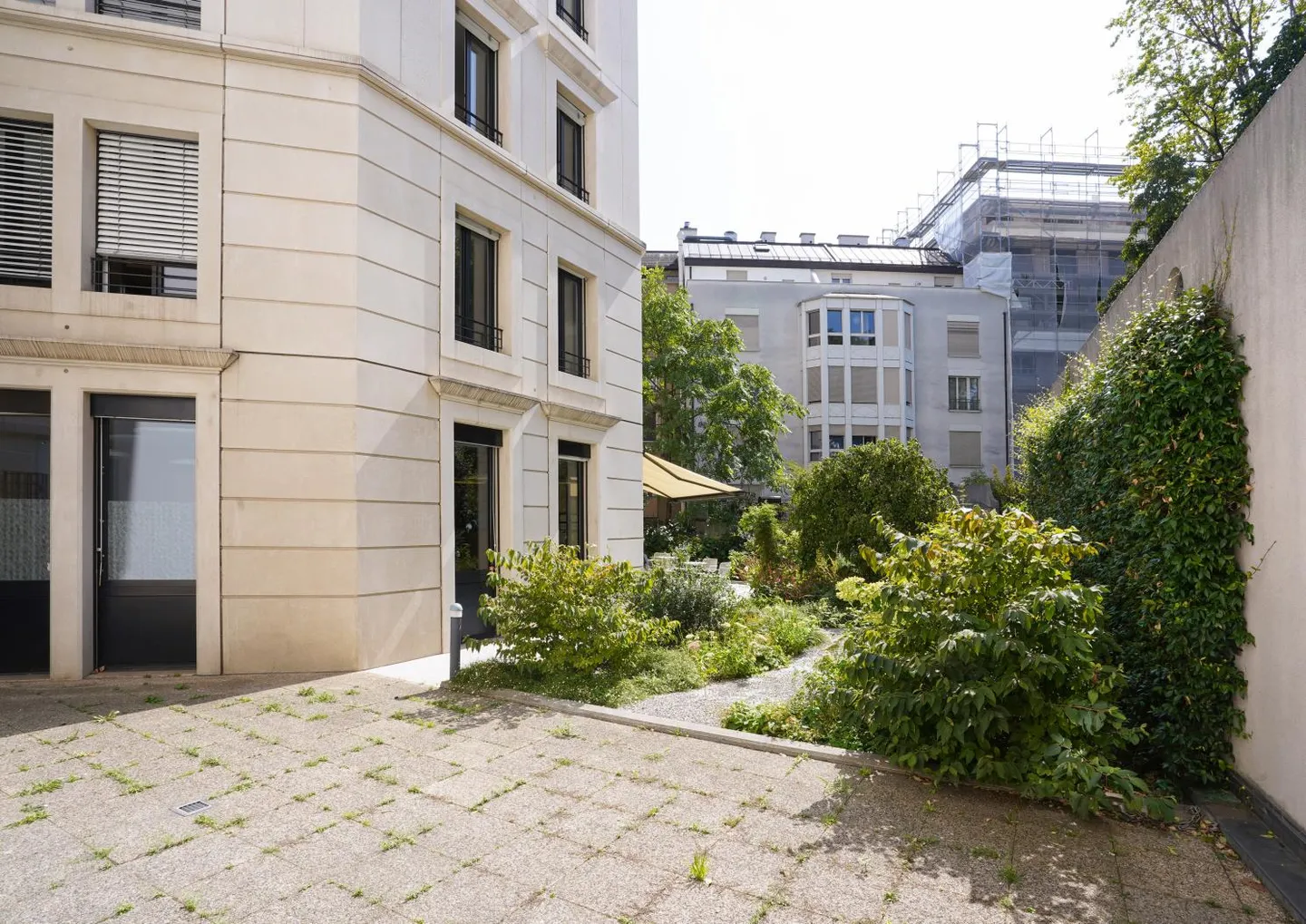 Place ouverte - Photo 2 sur 3
