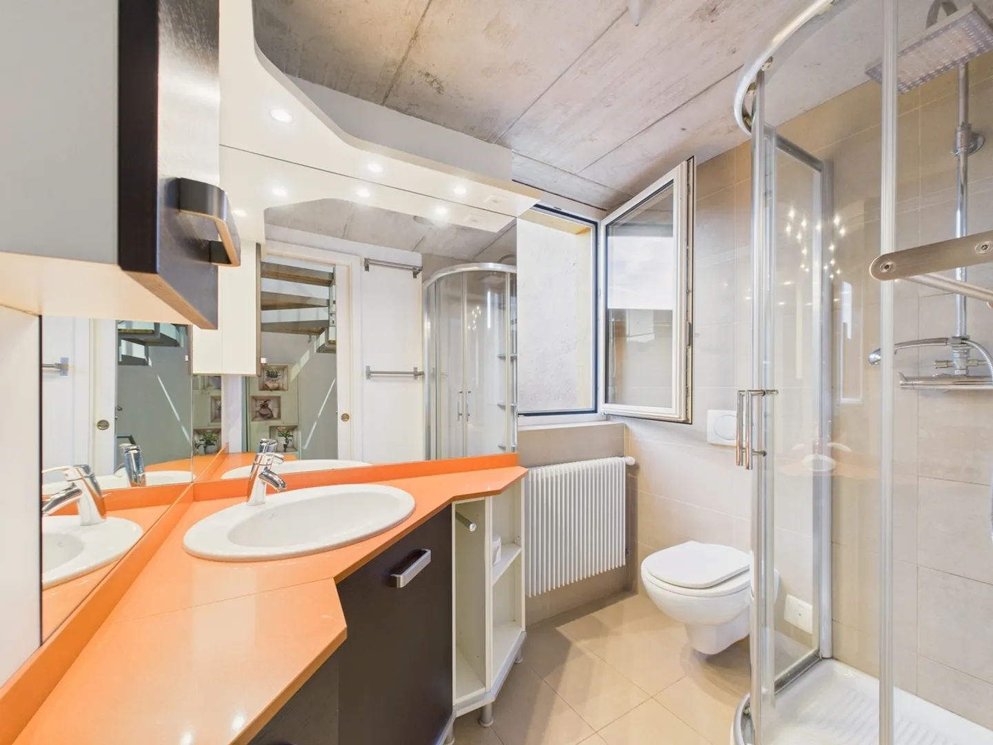 Superbe maison rénovée dans le noyau de Melide avec 4,5 pièces - Photo 7 sur 13