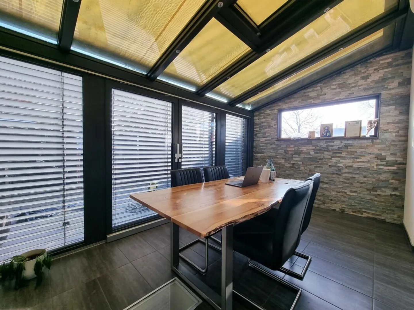 Casa angolare in posizione top! - Foto 3 di 19