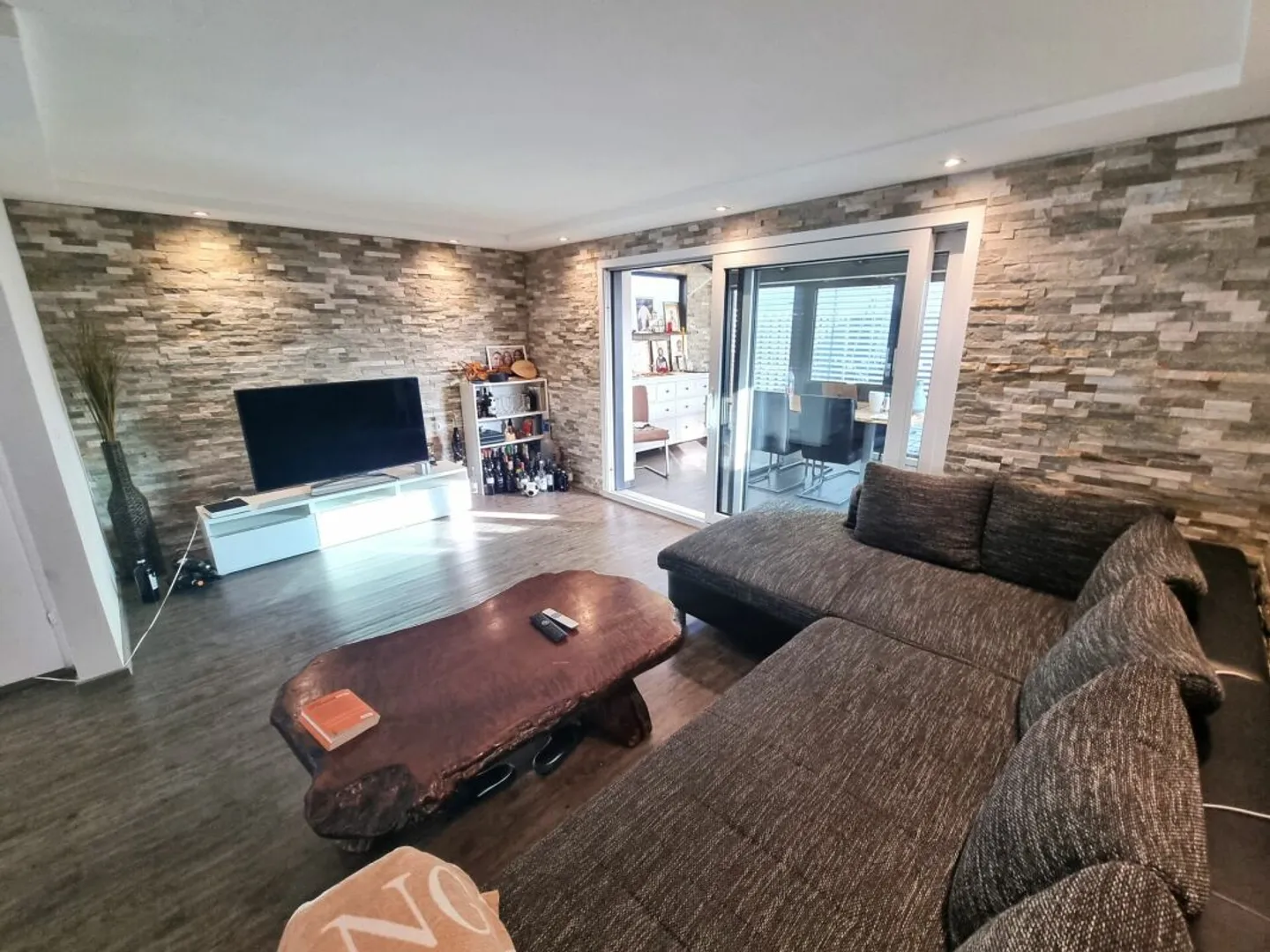 Casa angolare in posizione top! - Foto 2 di 19