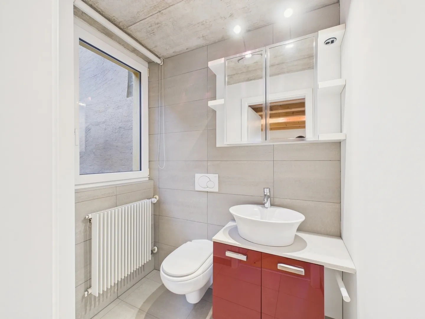Superbe maison rénovée dans le noyau de Melide avec 4,5 pièces - Photo 9 sur 13