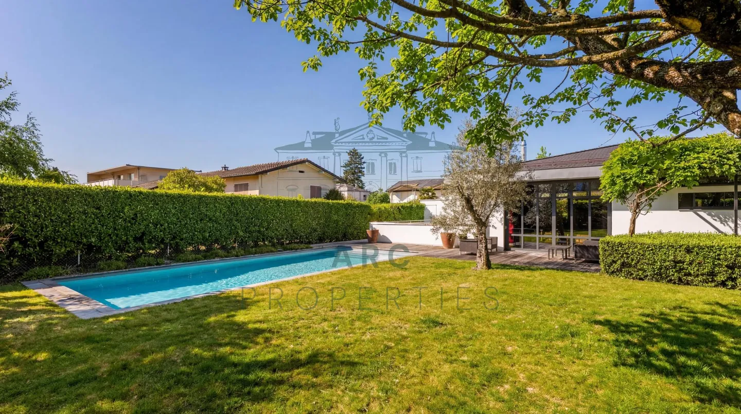 VESSY - AFFASCINANTE CASA D'ARCHITETTO CON PISCINA - Foto 6 di 6