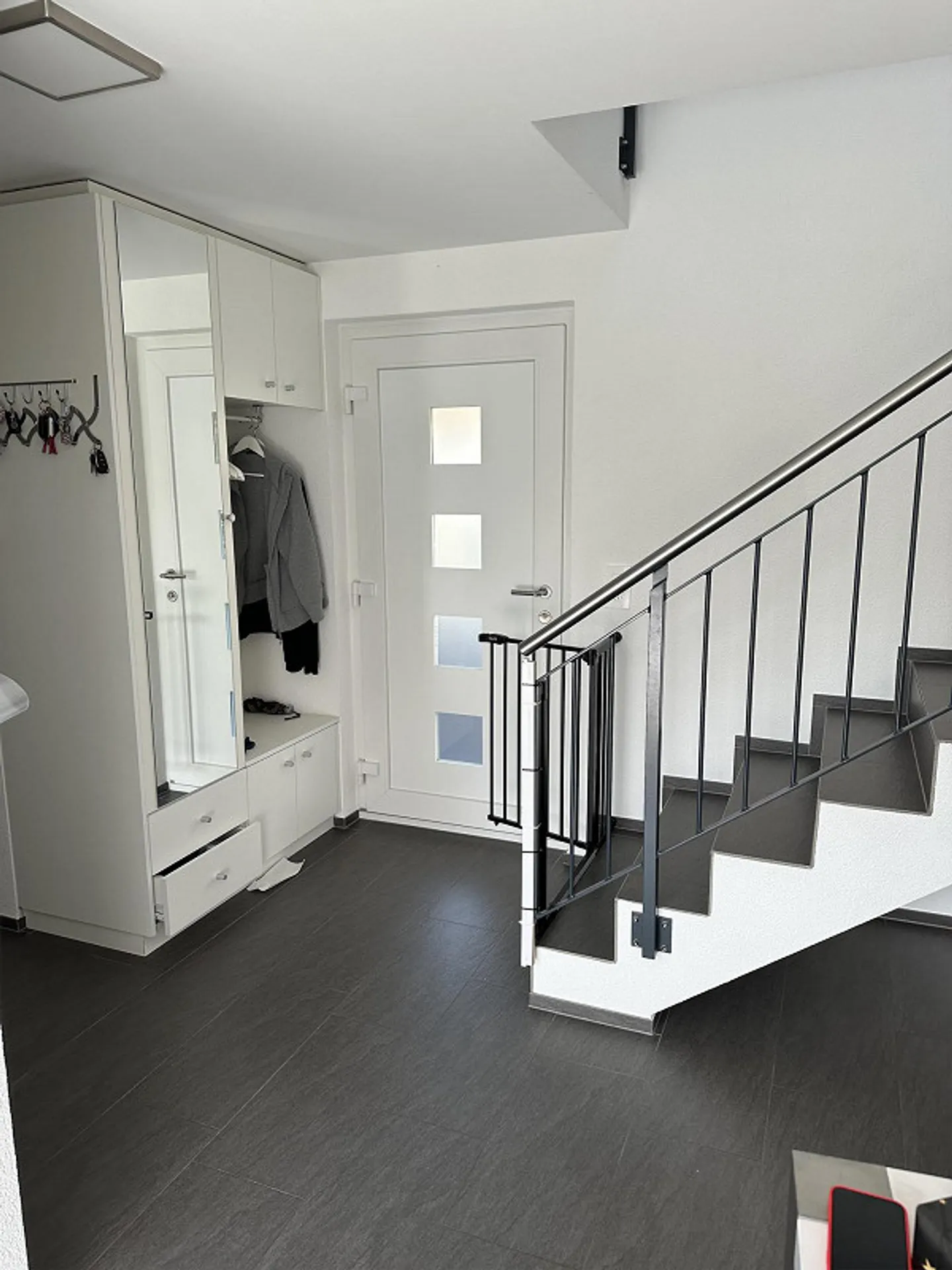 Spacious 5.5-room single-family house with garden & large terrace - Photo 2 of 24