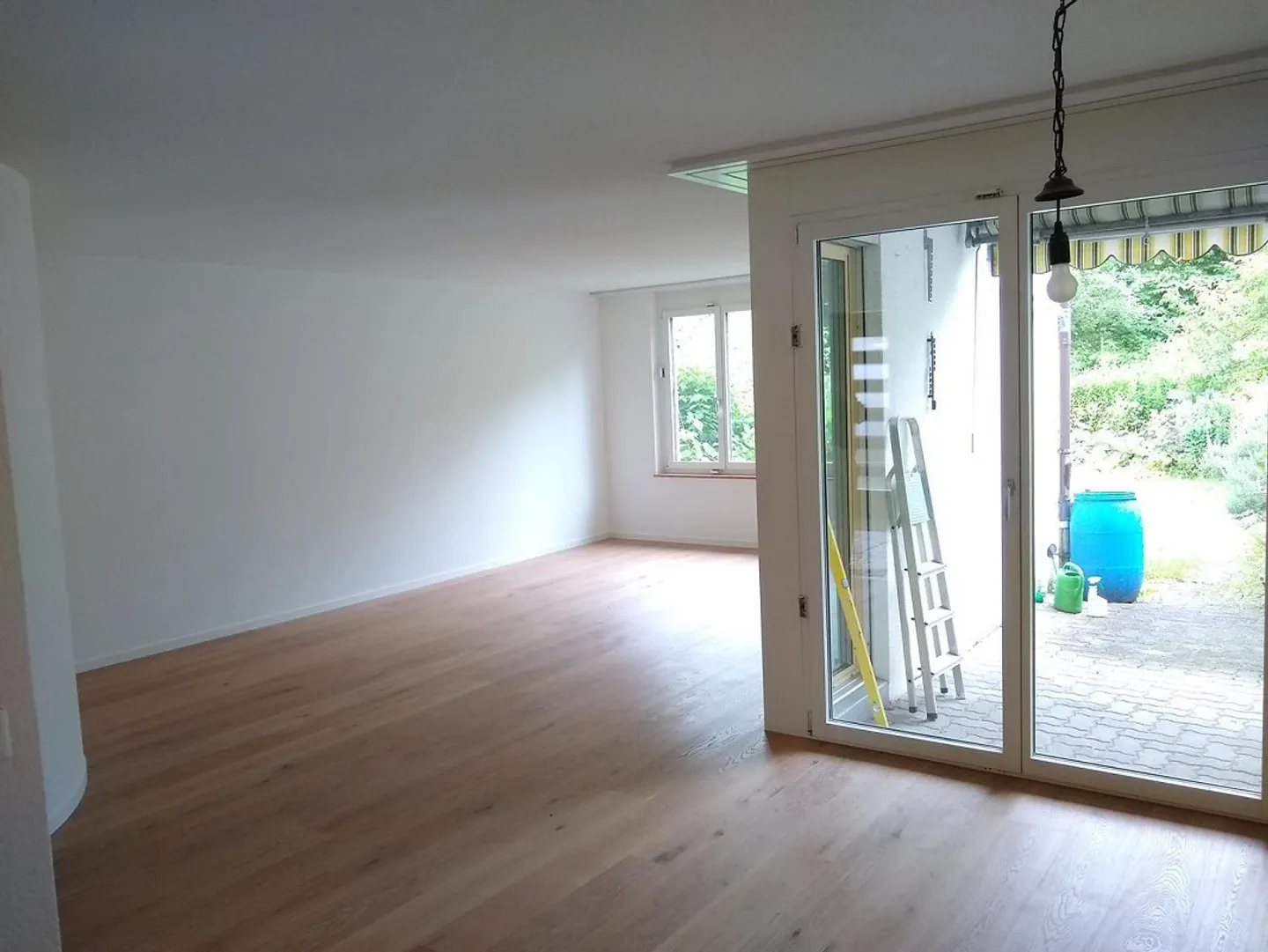 Freshly renovated 5.5-room terraced house with garden - Photo 4 of 13