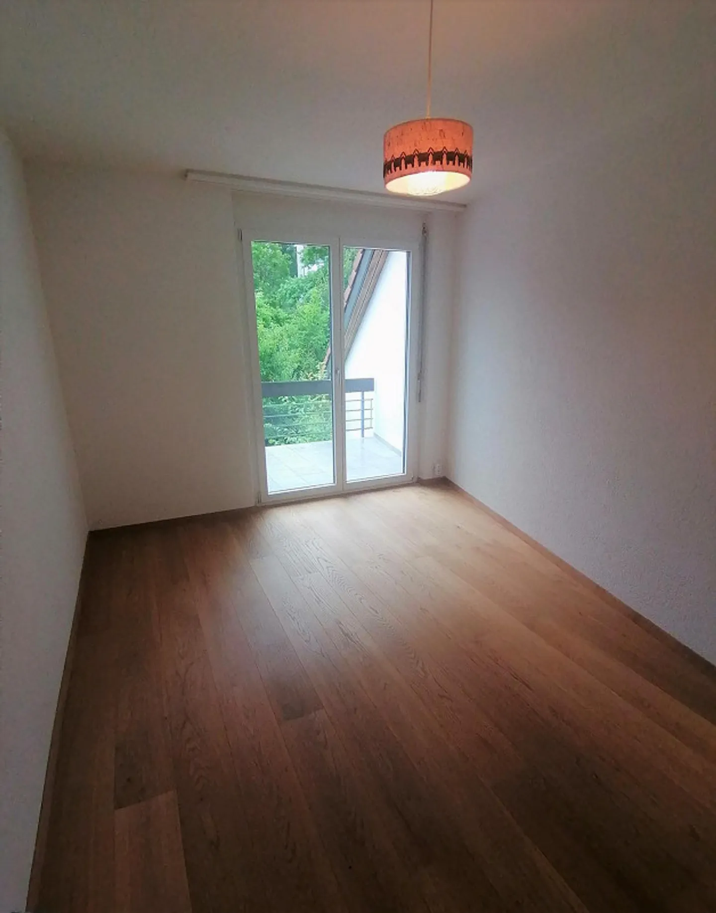 Freshly renovated 5.5-room terraced house with garden - Photo 6 of 13