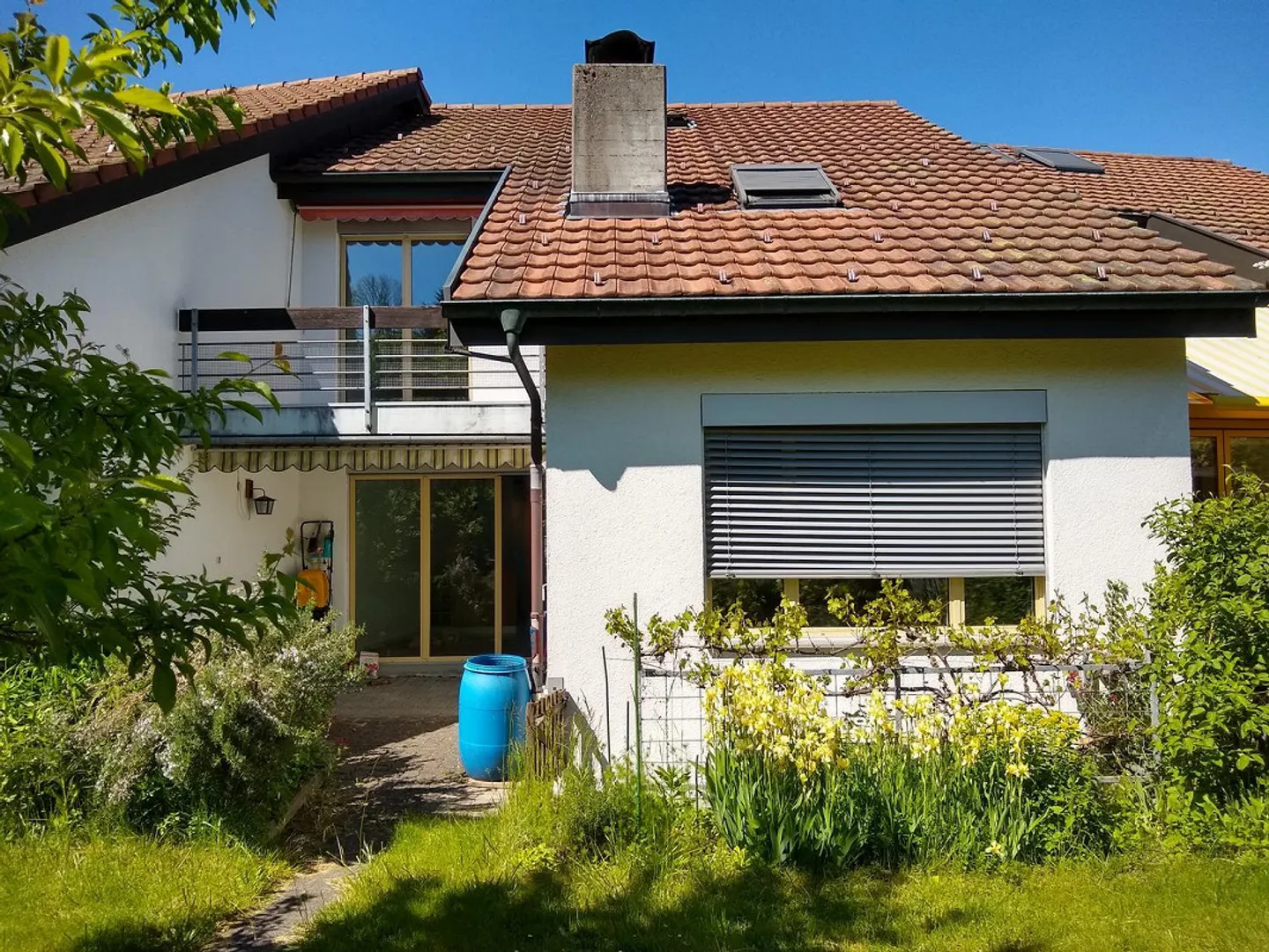 Freshly renovated 5.5-room terraced house with garden - Photo 1 of 13