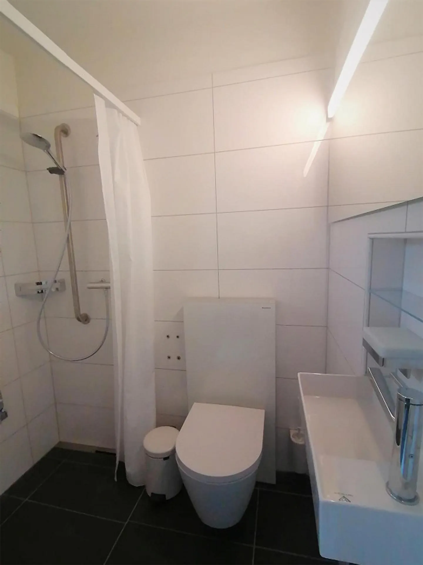 Freshly renovated 5.5-room terraced house with garden - Photo 11 of 13