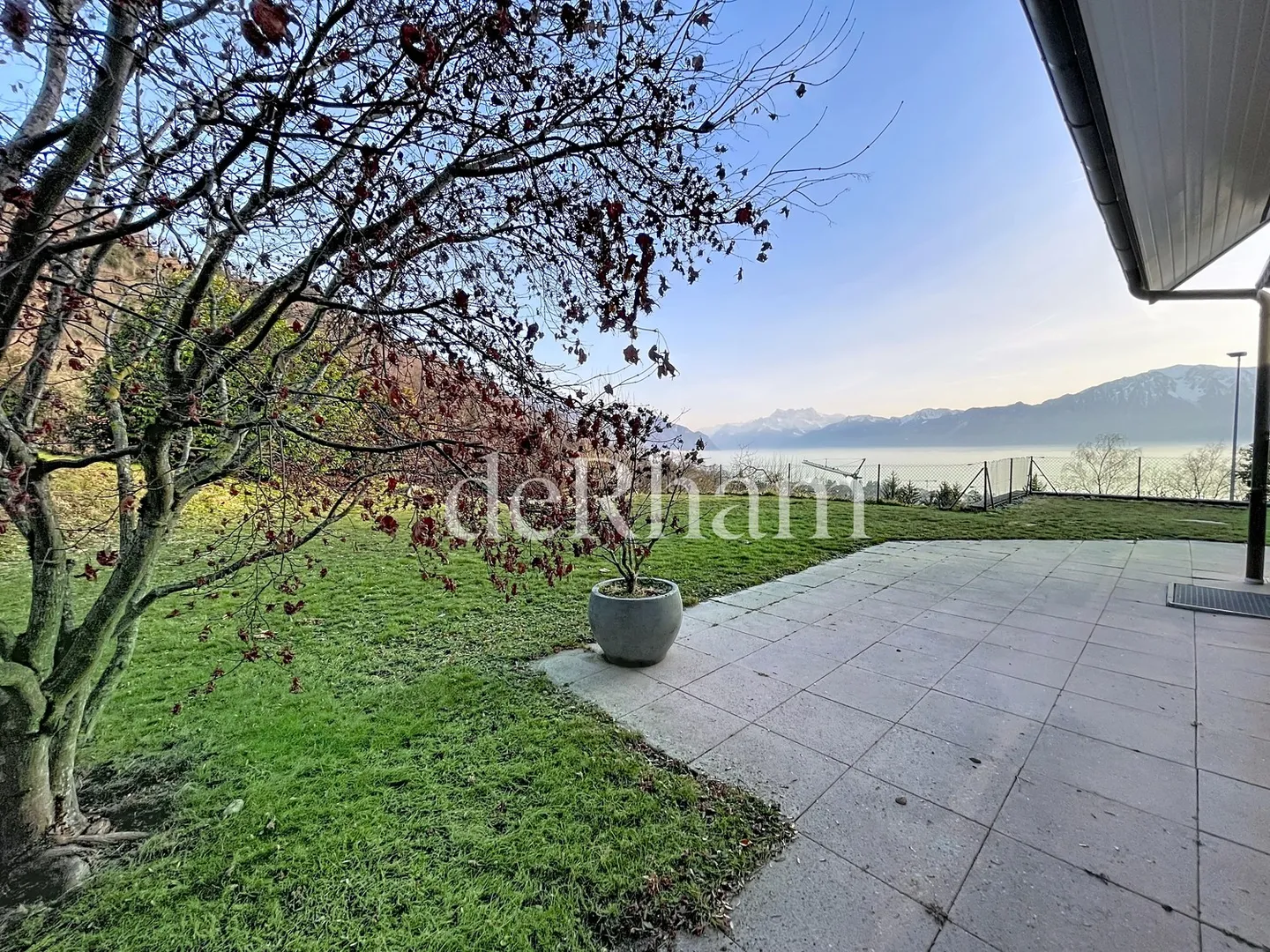 Villa spacieuse avec vue sur le lac - Photo 12 sur 12