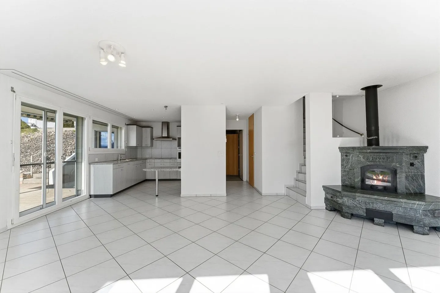 5.5-Zi.-Doppeleinfamilienhaus mit grossem Garten in St. Erhard - Photo 1 of 13