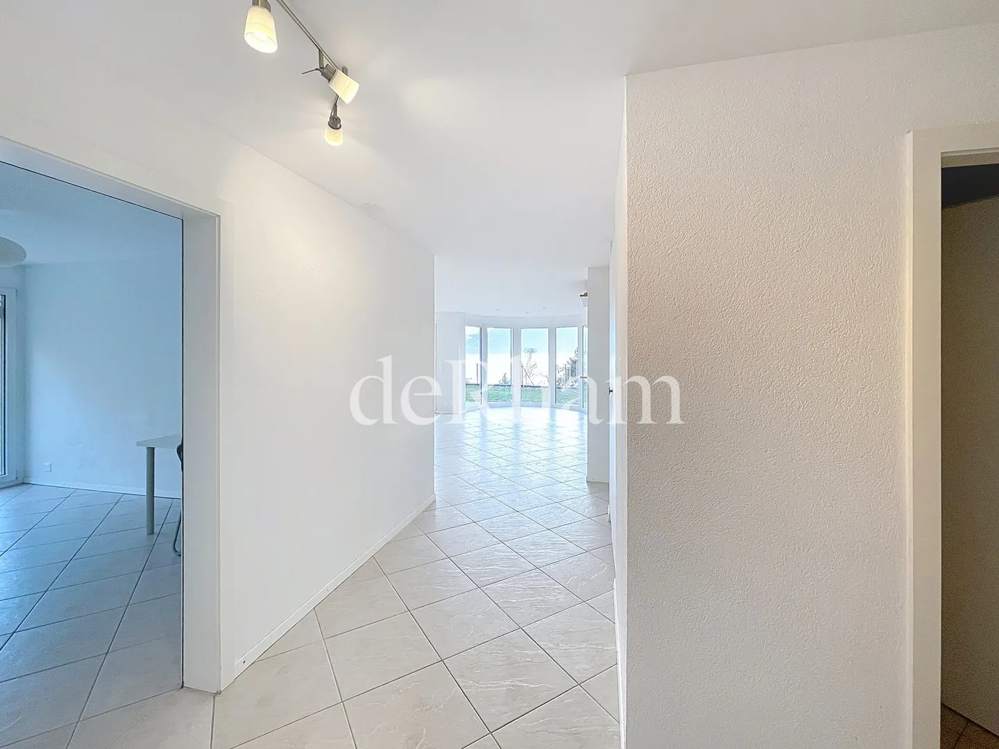 Villa spacieuse avec vue sur le lac - Photo 8 sur 12