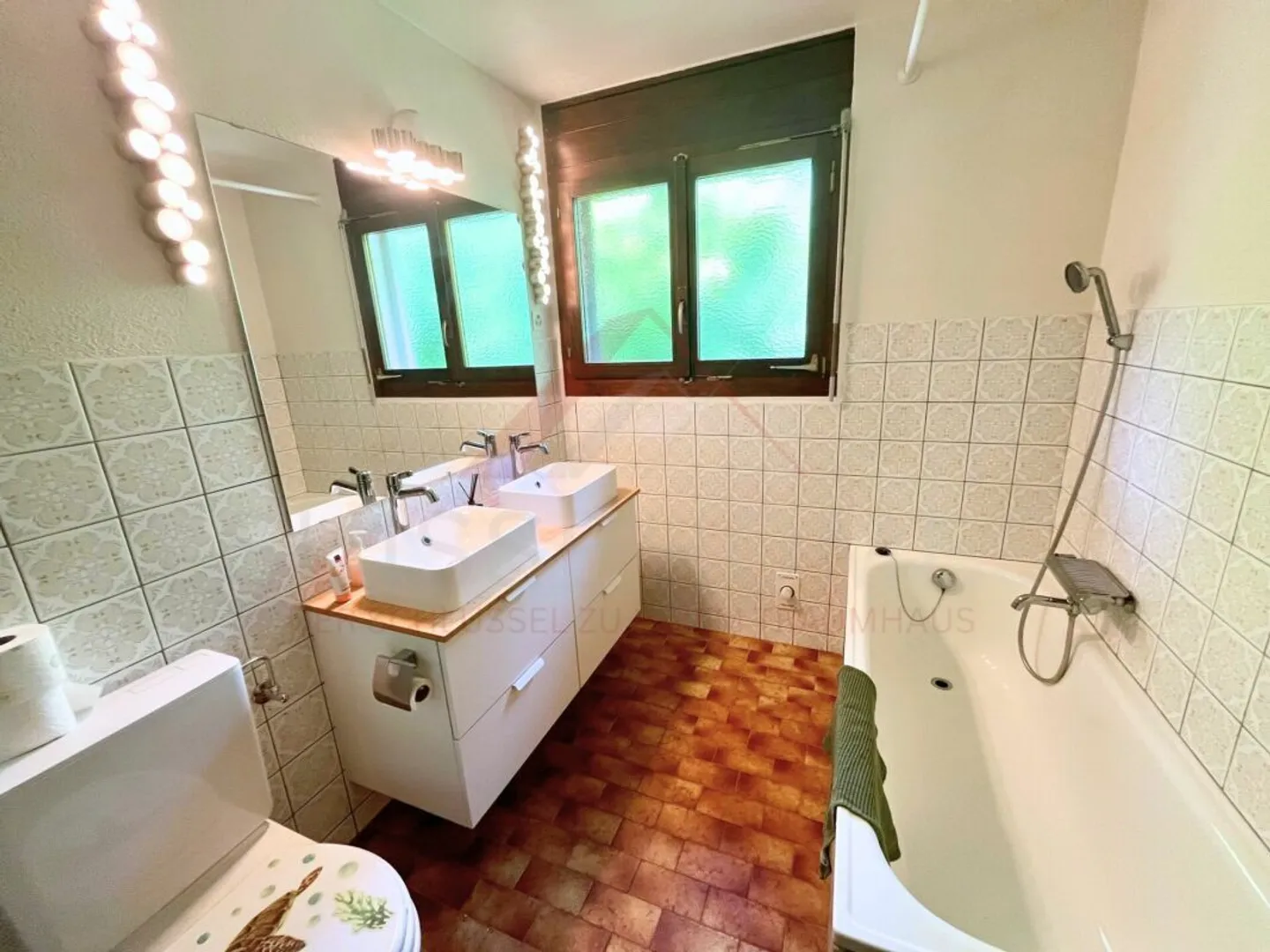 Maison individuelle de 8½ pièces avec appartement et vue de rêve à Dornach - Photo 8 sur 10