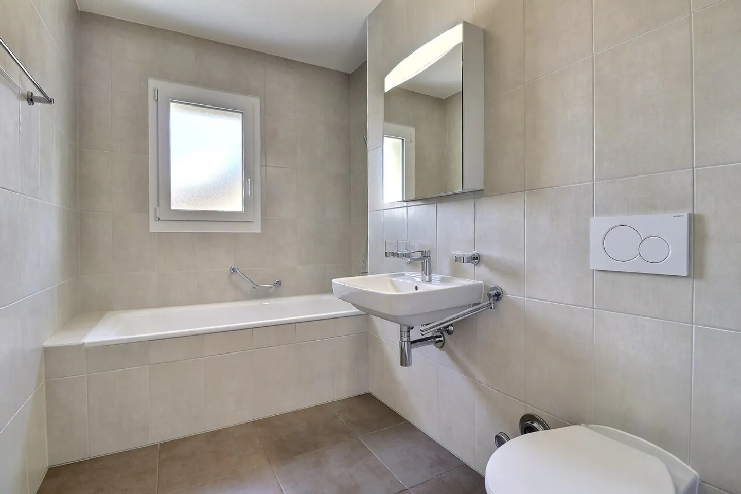 Magnificent 4.5 room apartment of 96 m2 with large balcony - Photo 4 of 6