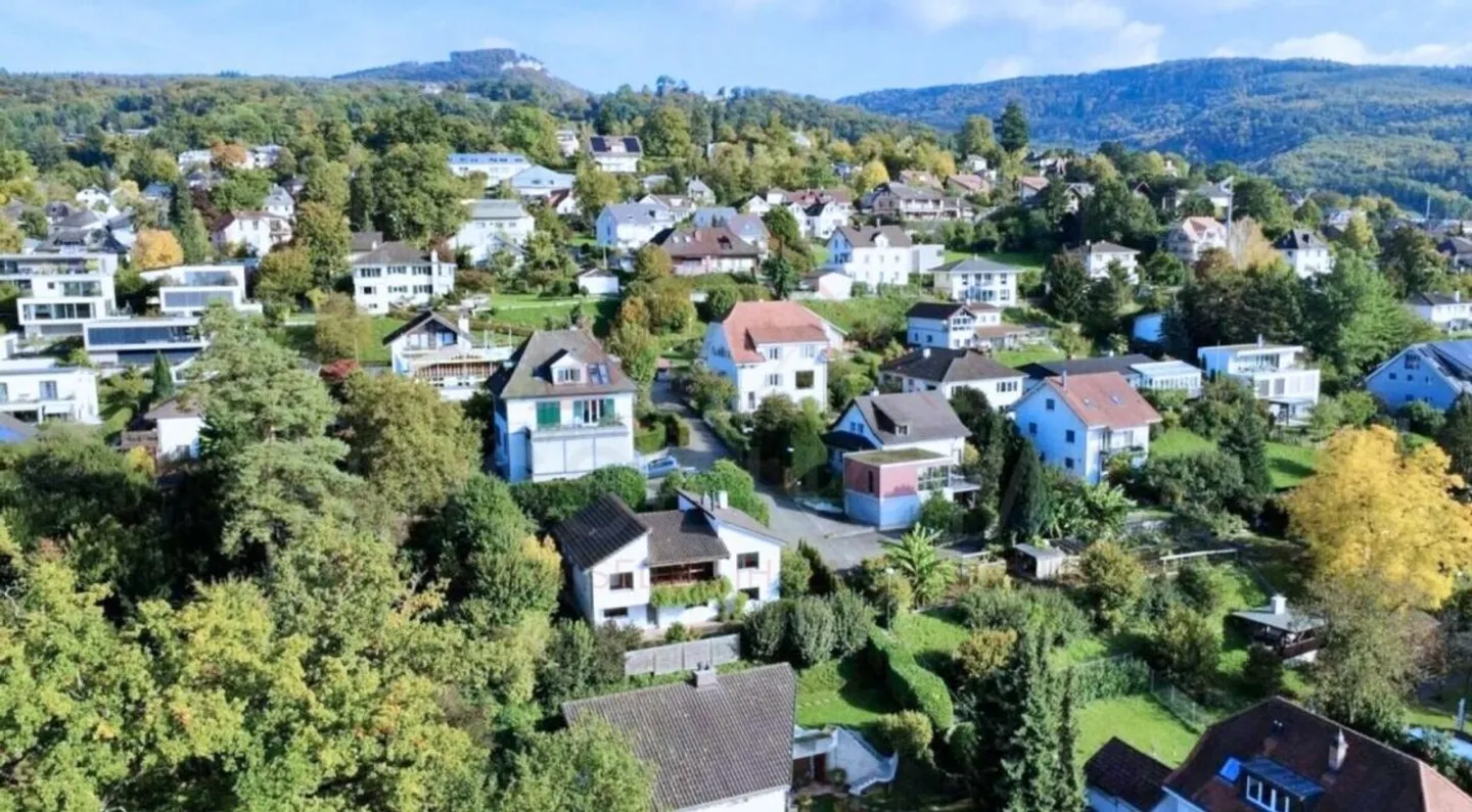 Maison individuelle de 8½ pièces avec appartement et vue de rêve à Dornach - Photo 10 sur 10