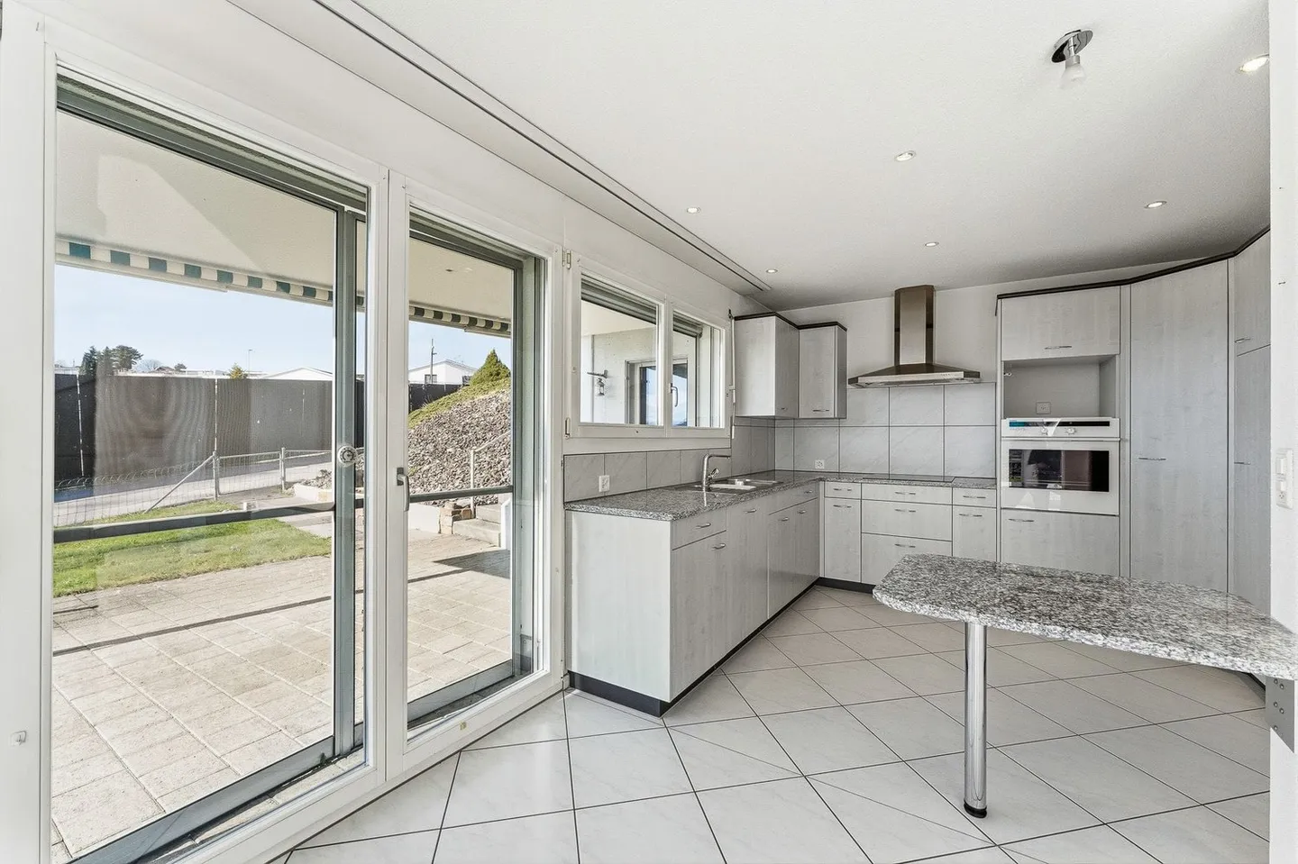 5.5-Zi.-Doppeleinfamilienhaus mit grossem Garten in St. Erhard - Photo 12 of 13