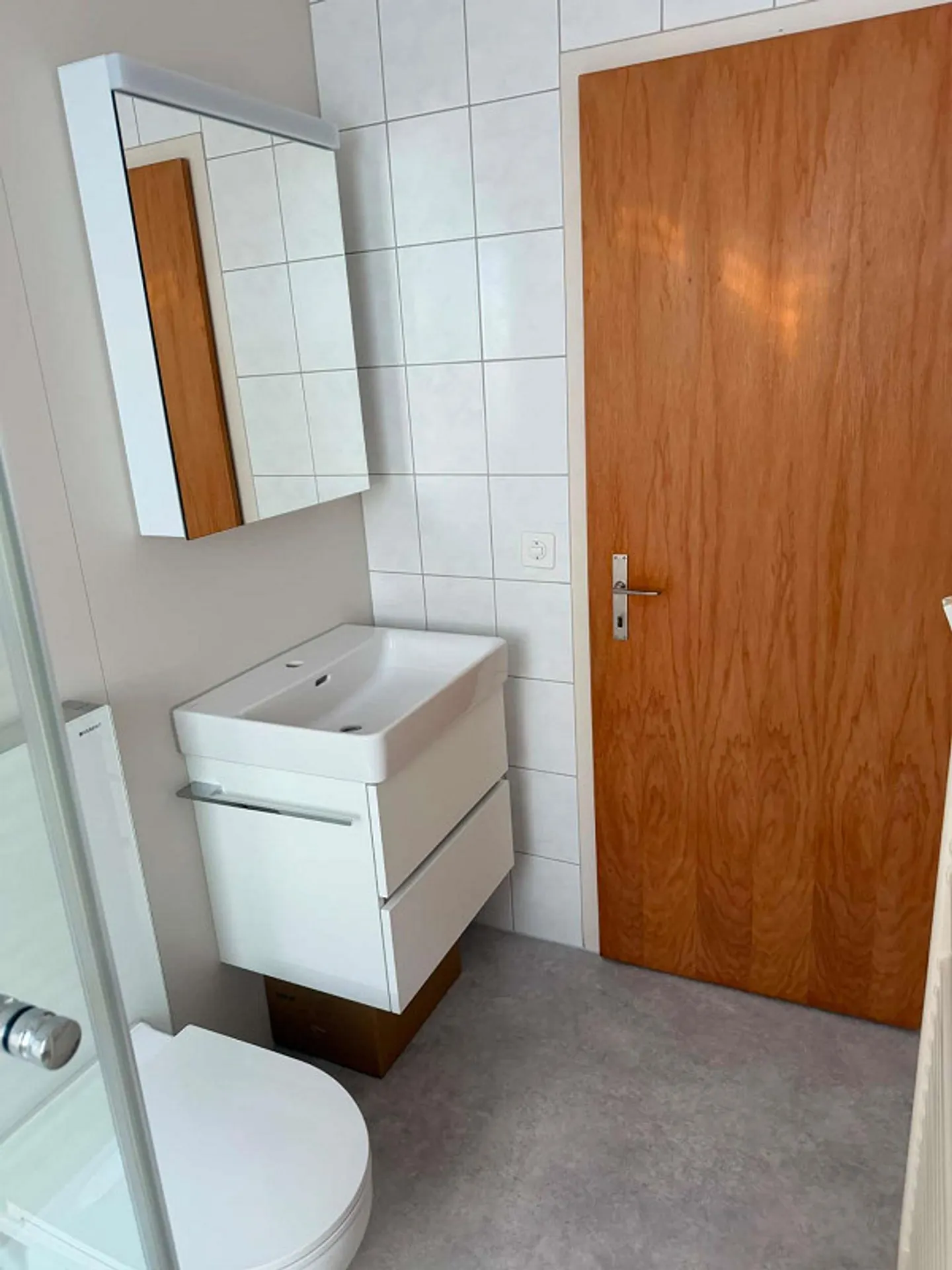Freshly renovated 3-room penthouse in a quiet location - Photo 8 of 12