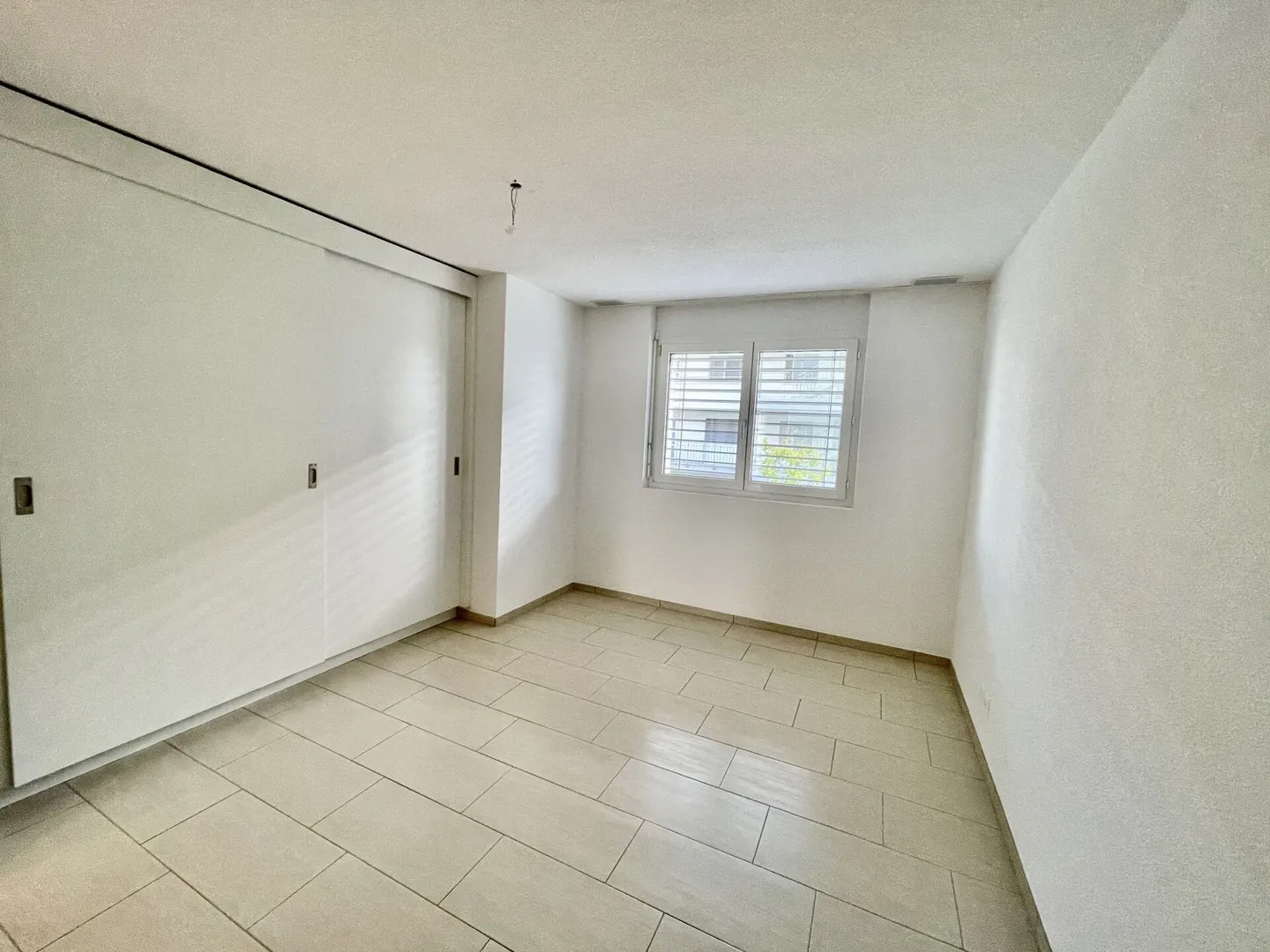 Modern 4.5 Room Apartment with Terrace & Elevator in Luterbach - Photo 9 of 14