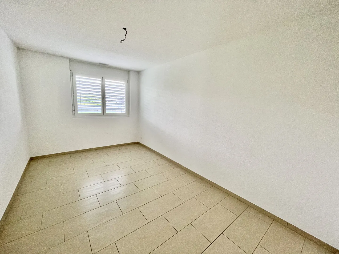Modern 4.5 Room Apartment with Terrace & Elevator in Luterbach - Photo 10 of 14