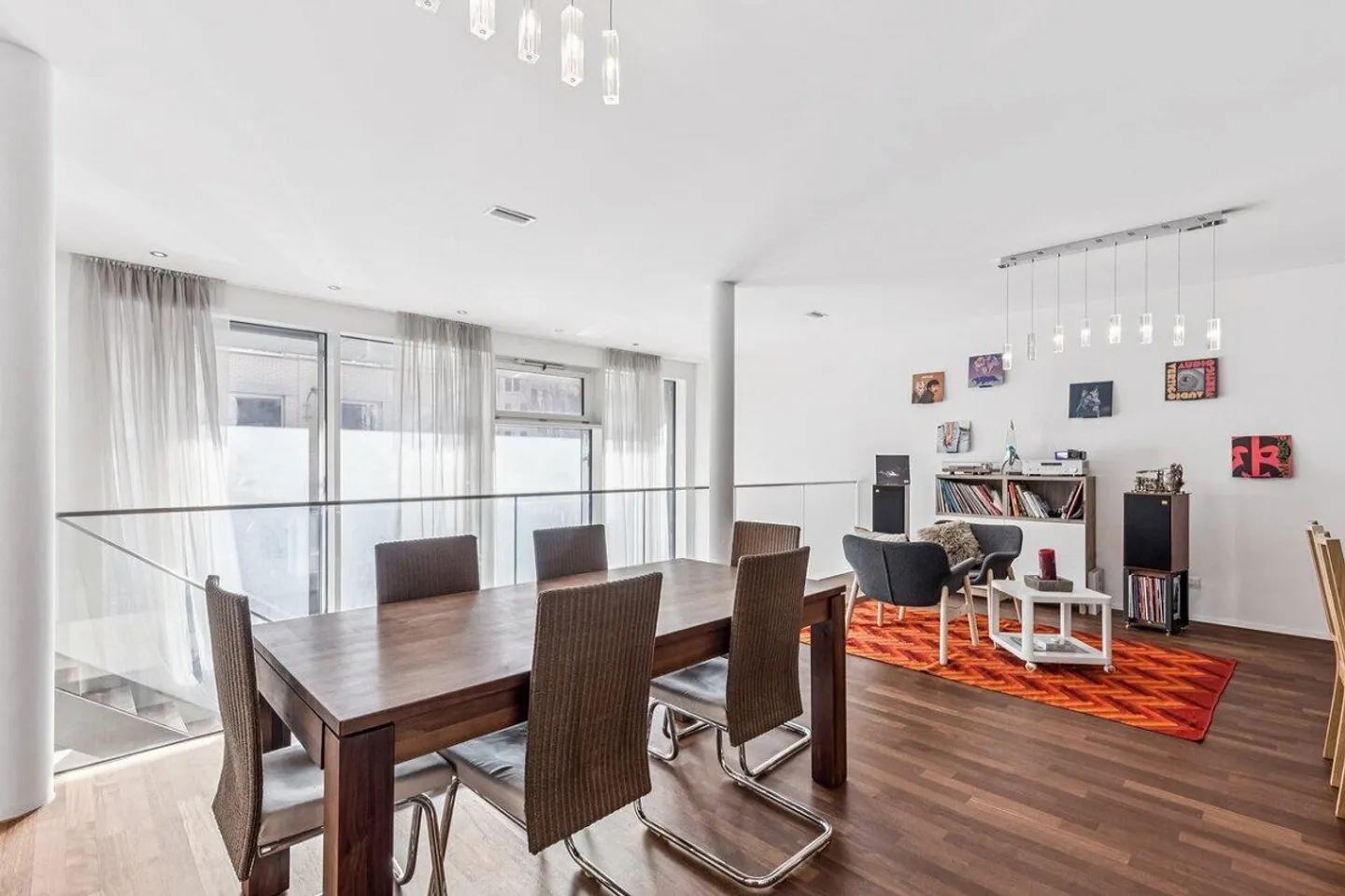 Maisonette apartment with spacious living studio - Photo 3 of 4
