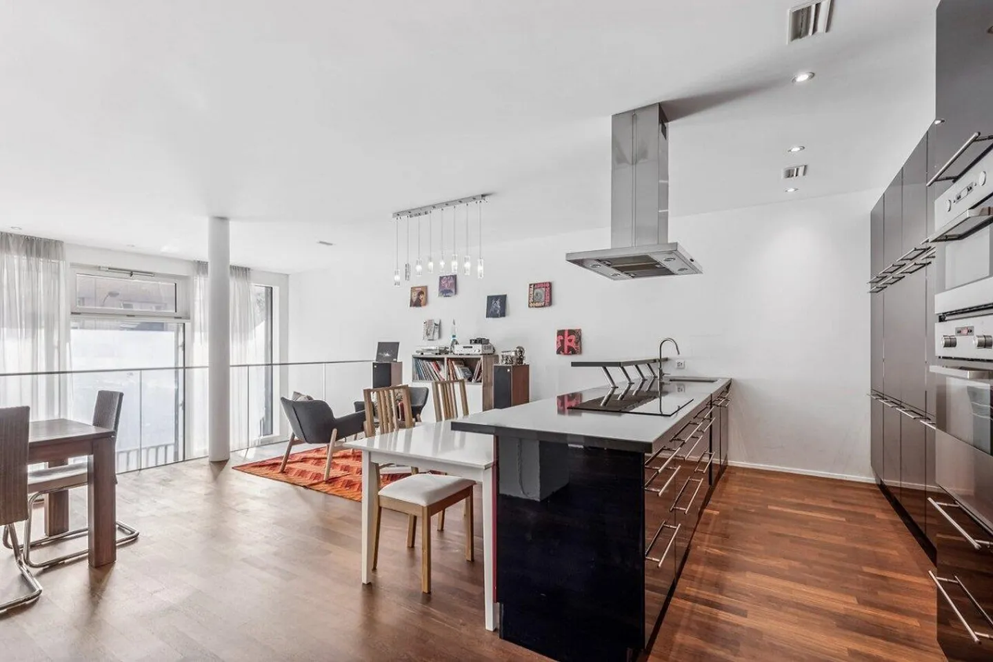 Maisonette apartment with spacious living studio - Photo 1 of 4