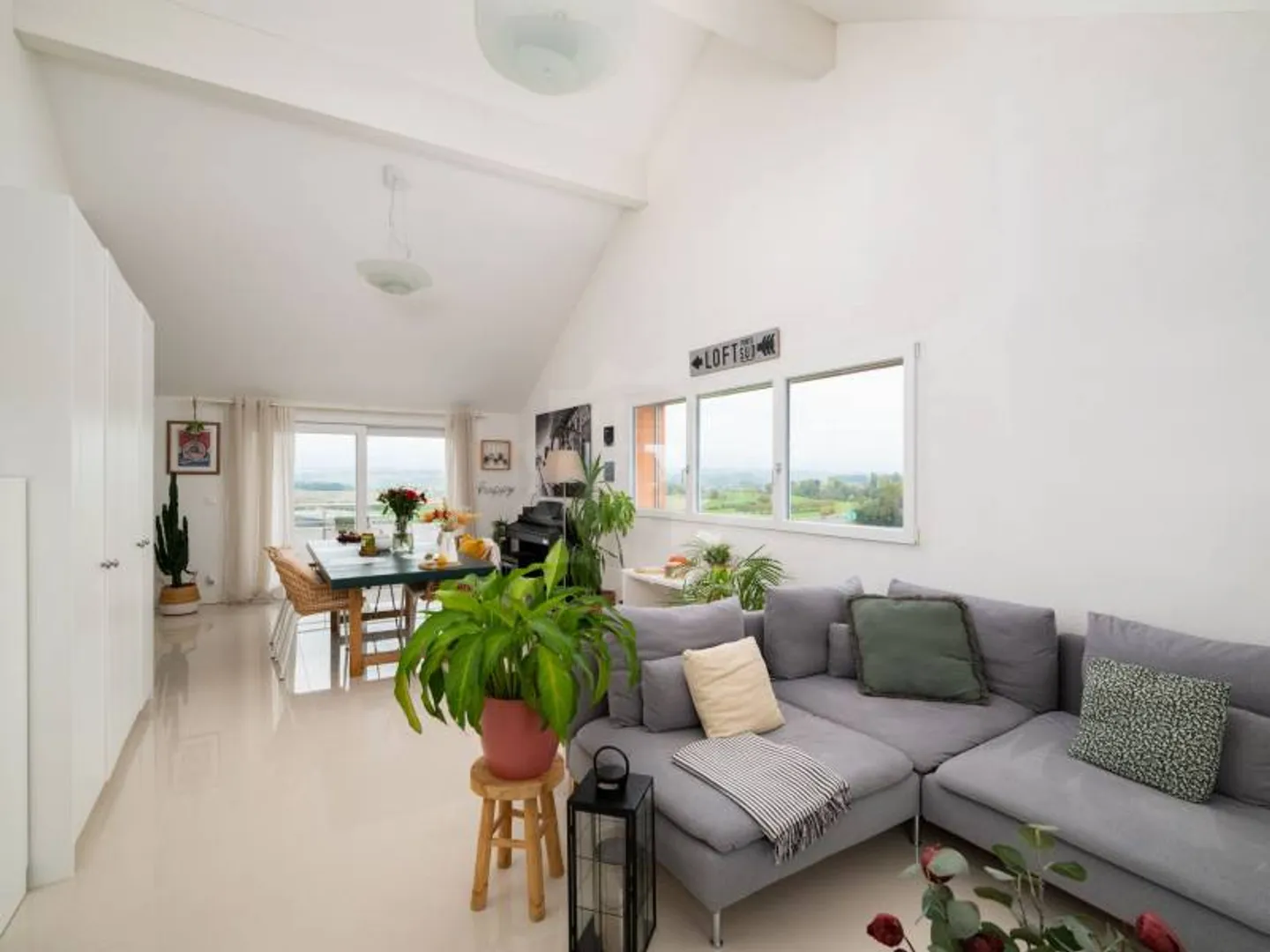 Recent Apartment - Villars-Ste-Croix - Photo 1 of 12