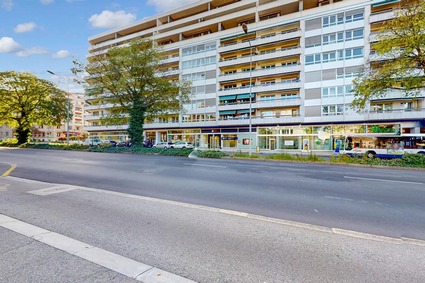 Your new commercial space at the gates of Geneva - Photo 1 of 7