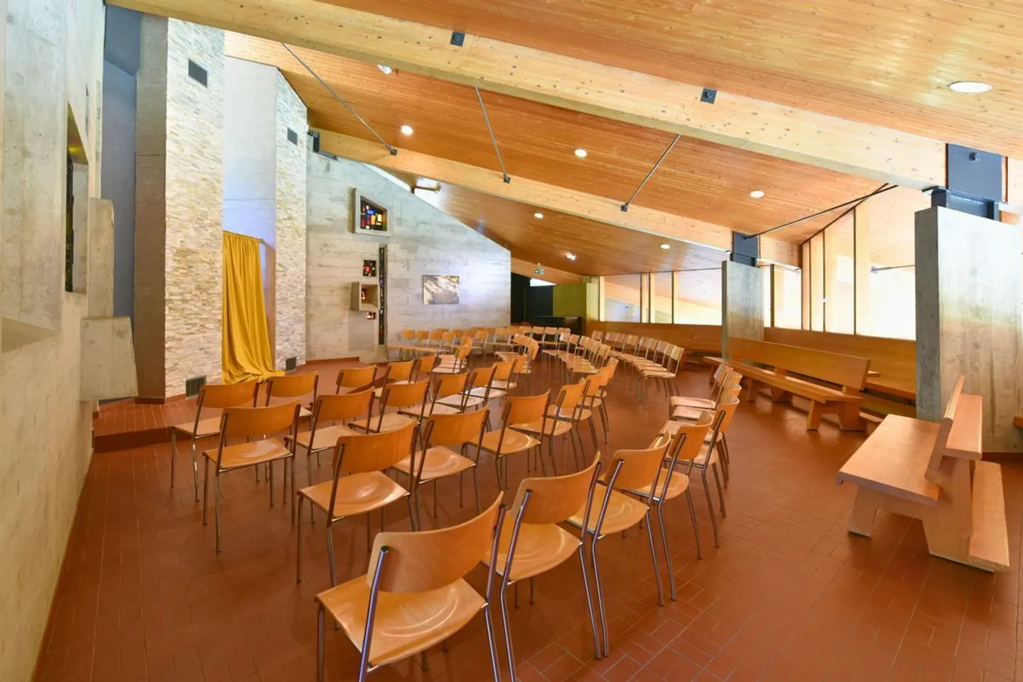 Havre de tranquillité verdoyant avec vue panoramique sur le lac de Neuchâtel - Photo 6 sur 9