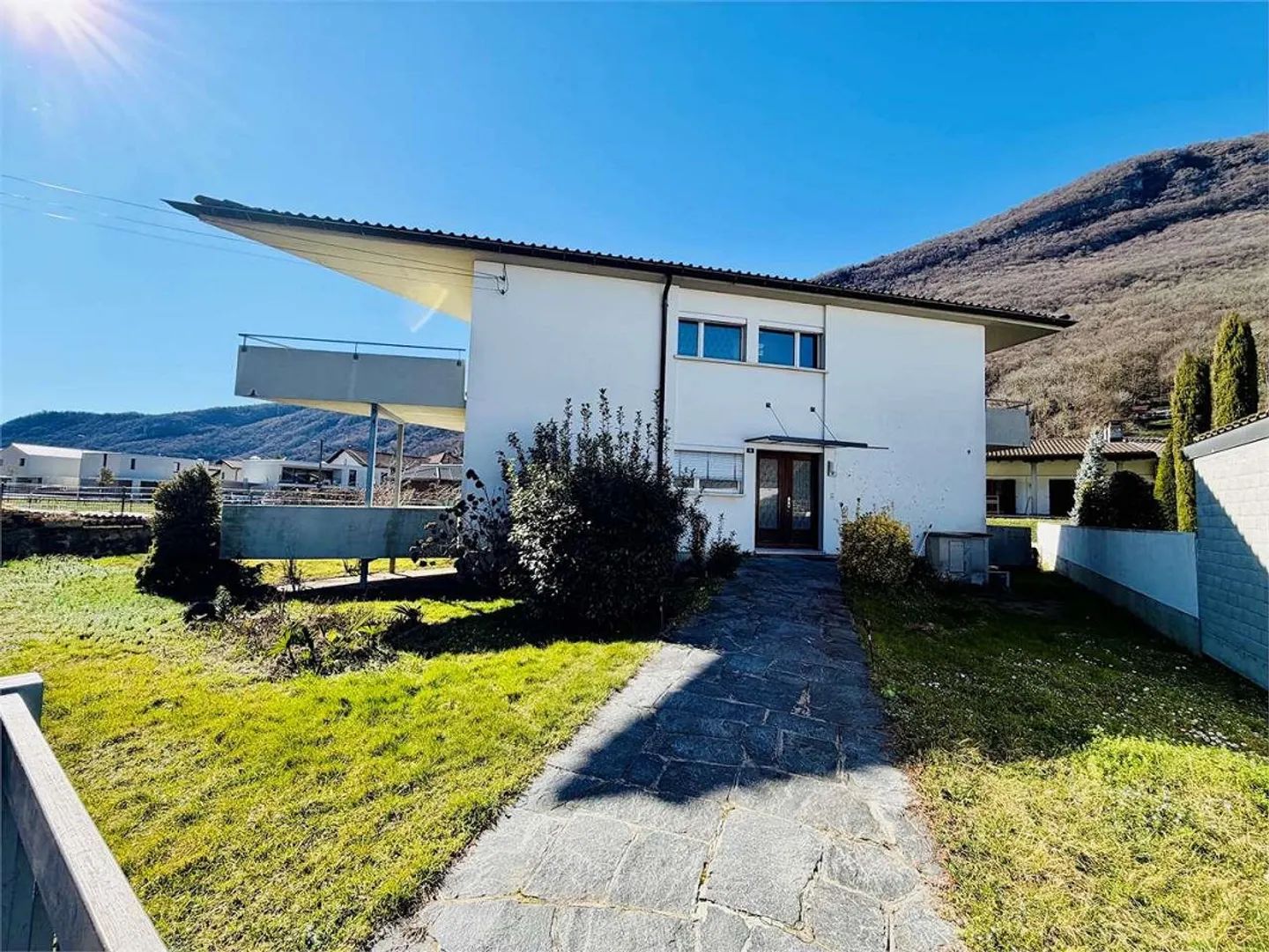 RIVA S. VITALE - 4.5 room apartment with pool, garden and view - Photo 1 of 13