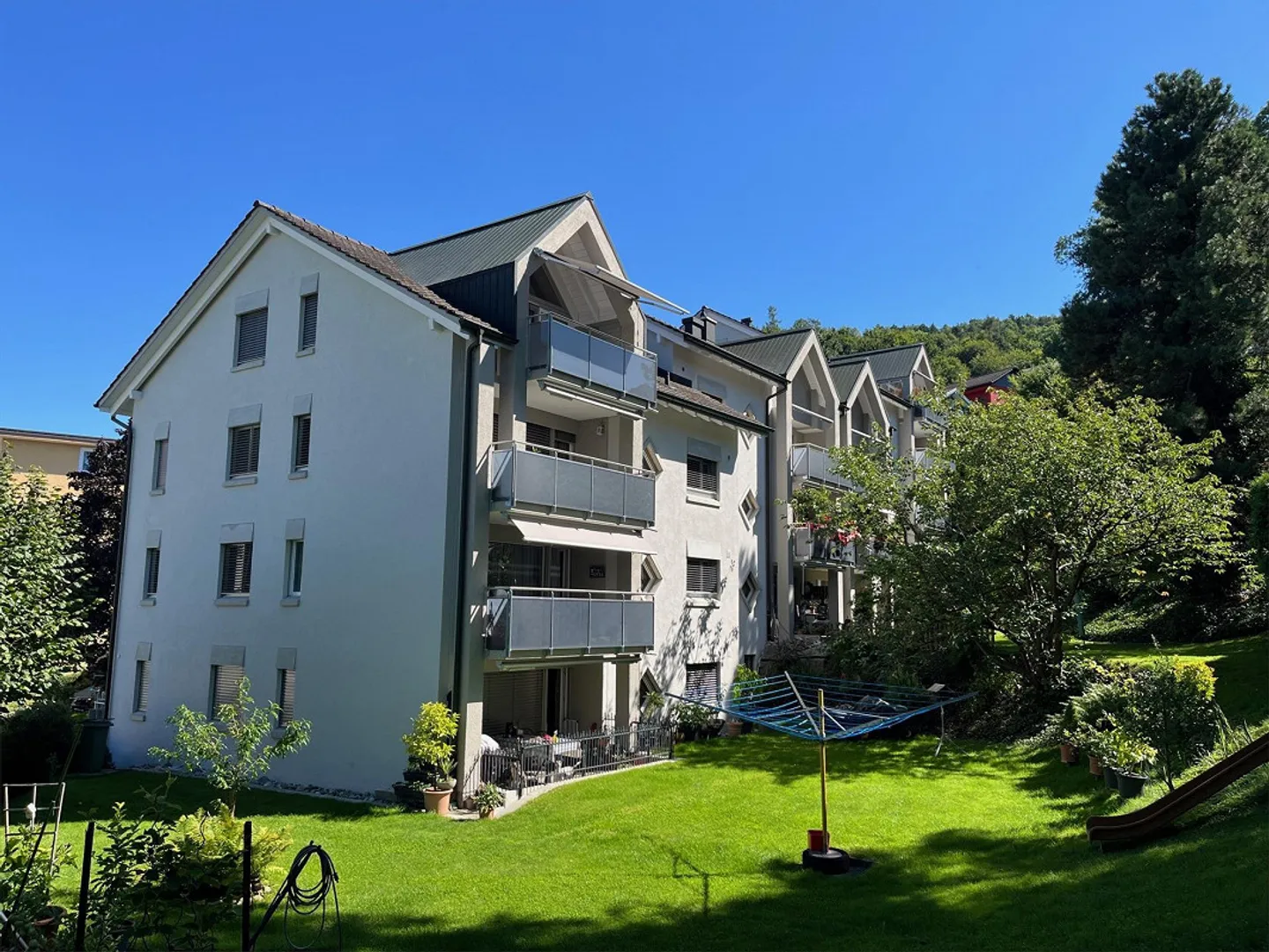 günstige, renovierte 4.5 Zimmerwohnung - Foto 1 von 7