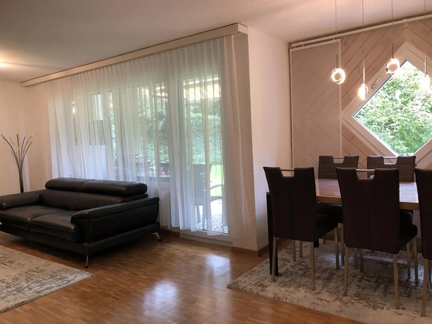 günstige, renovierte 4.5 Zimmerwohnung - Foto 2 von 7