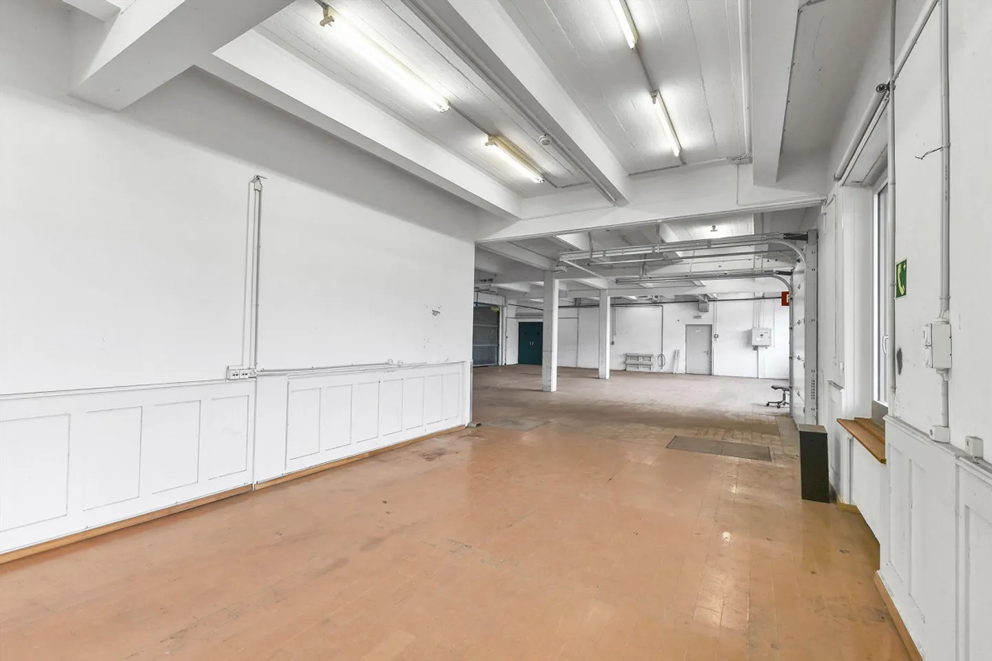 Hall de production et commercial spacieux à louer - Photo 7 sur 12