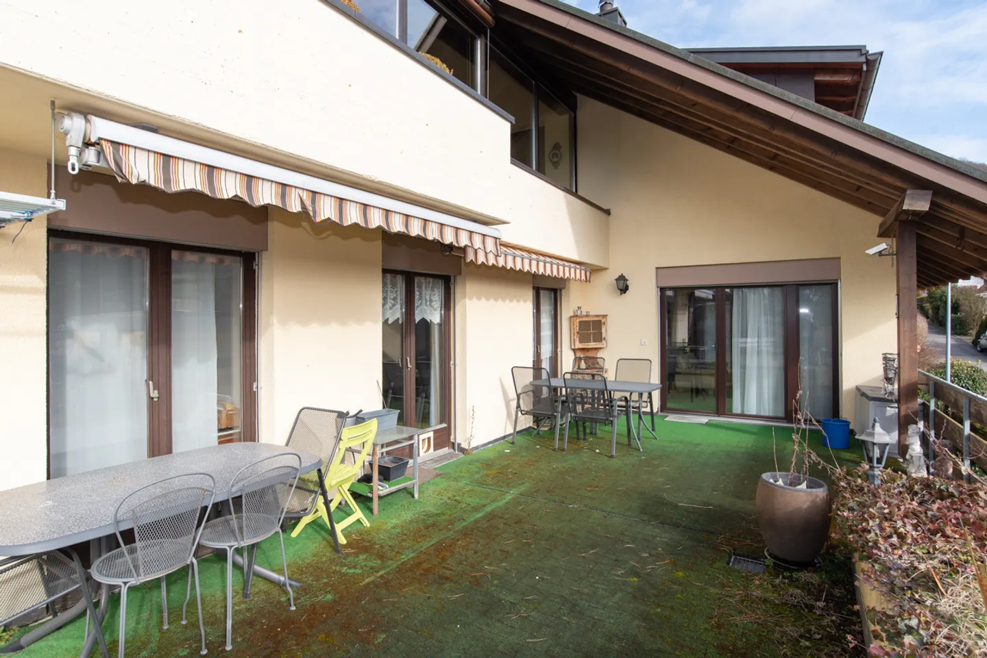 Ampio appartamento con terrazza e studio separato - Foto 7 di 15