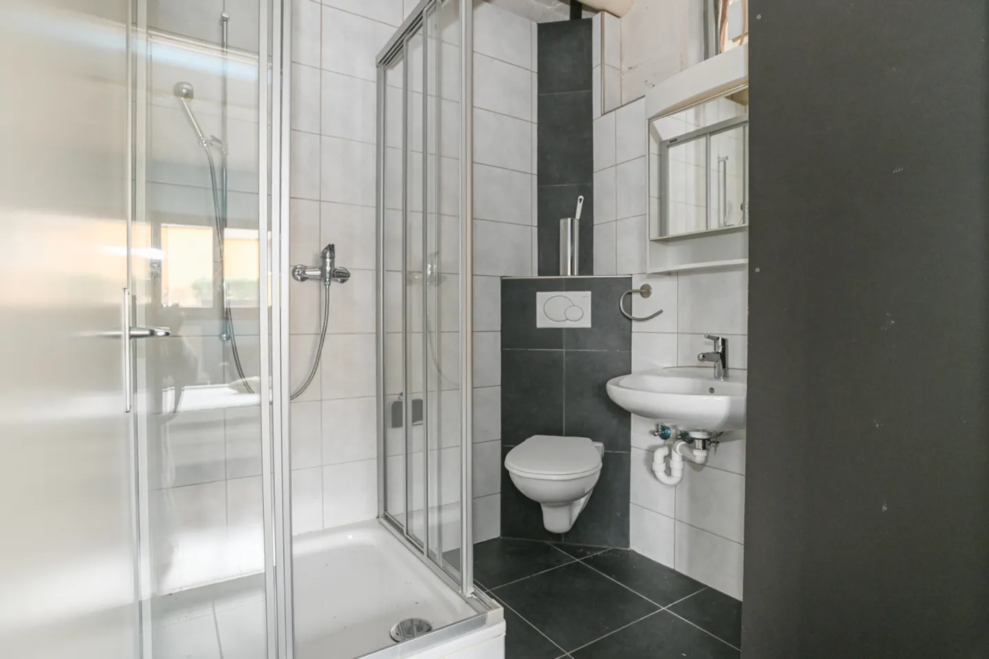 Ampio appartamento con terrazza e studio separato - Foto 12 di 15