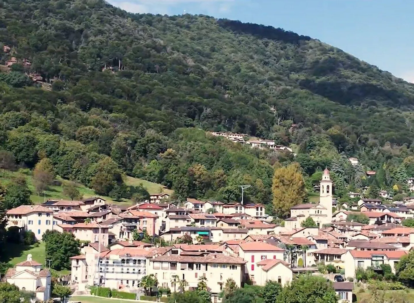 Bellissimo appartamento di 3,5 locali ristrutturato con giardino privato - Foto 1 di 11