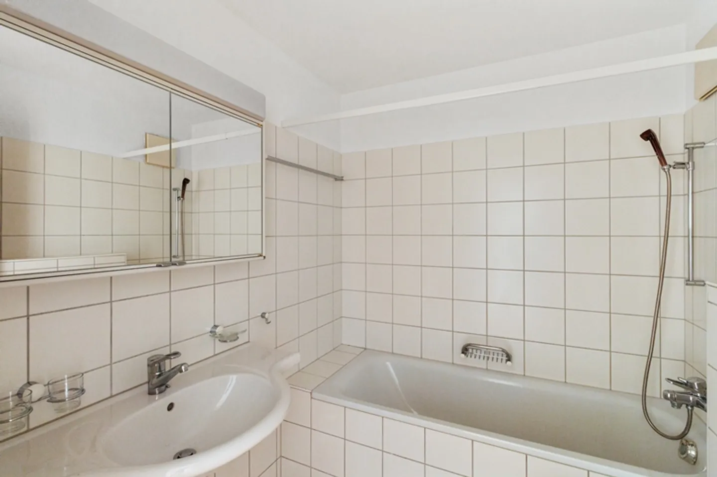 Cozy 3.5-room apartment directly at the train station - Photo 5 of 9