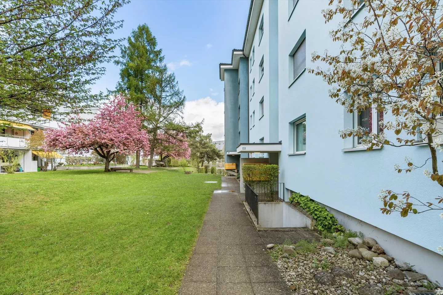 Cozy 3.5-room apartment directly at the train station - Photo 1 of 9