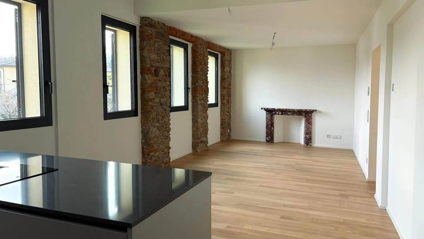 Bellissimo appartamento di 3,5 locali ristrutturato con giardino privato - Foto 5 di 11