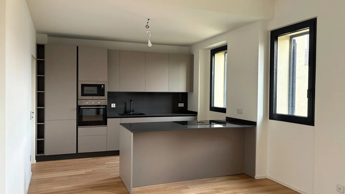 Bellissimo appartamento di 3,5 locali ristrutturato con giardino privato - Foto 6 di 11