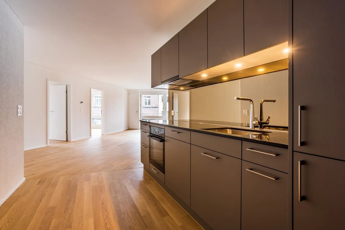 Appartement moderne de 3,5 pièces à Bienne - Photo 1 sur 11