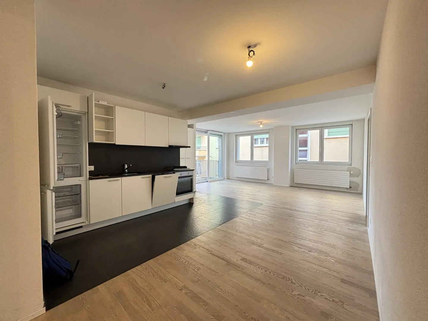 Schöne helle 2,5-Zimmer-Wohnung in Renens - Foto 2 von 9