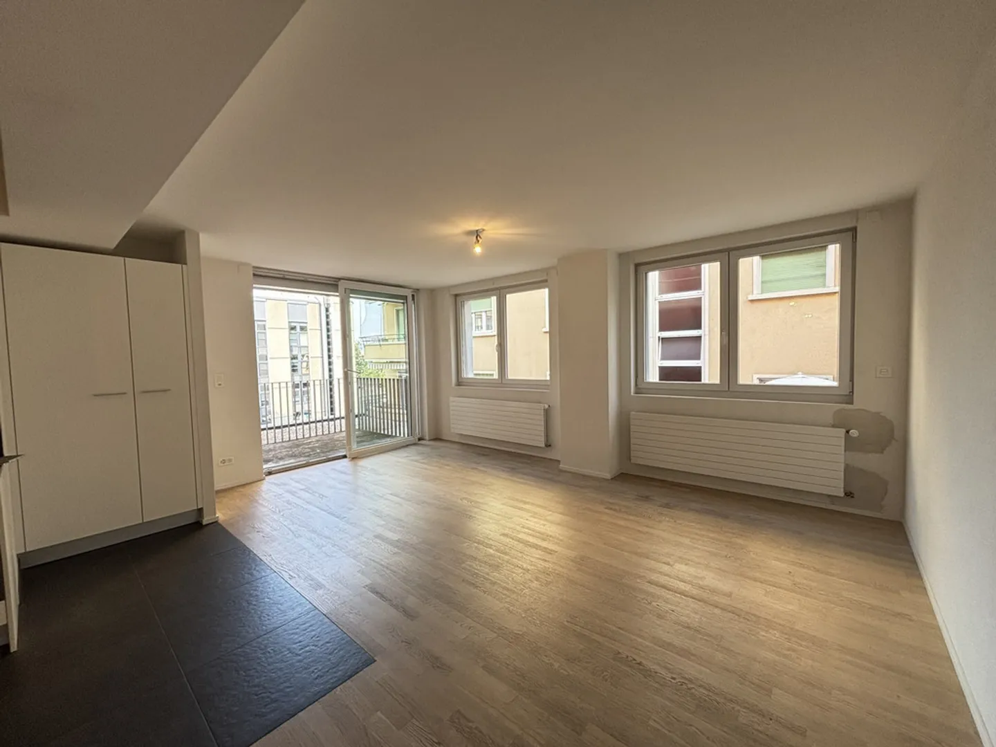 Schöne helle 2,5-Zimmer-Wohnung in Renens - Foto 3 von 9