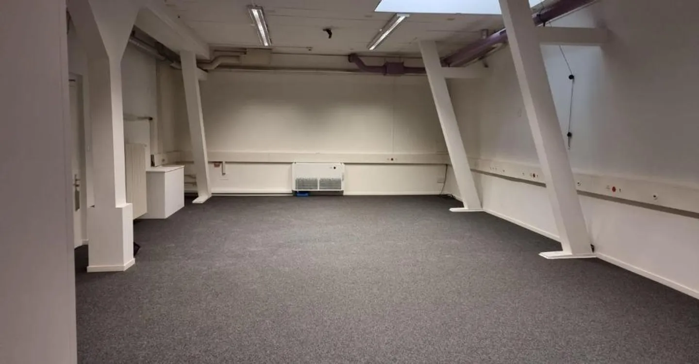 Espace de bureau prestigieux à Neuchâtel - Photo 2 sur 8